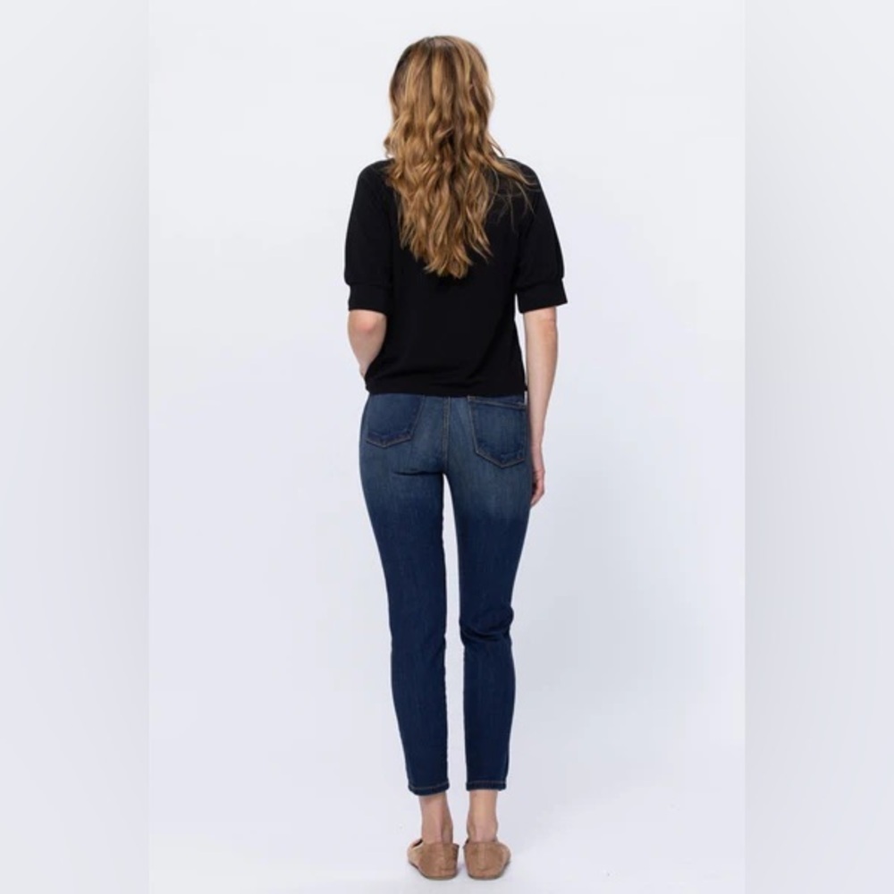 Judy Blue Handsand Dark Rinse Mid-Rise Relaxed Fit Skinny Jean 3/26 83109 - Picture 3 of 4